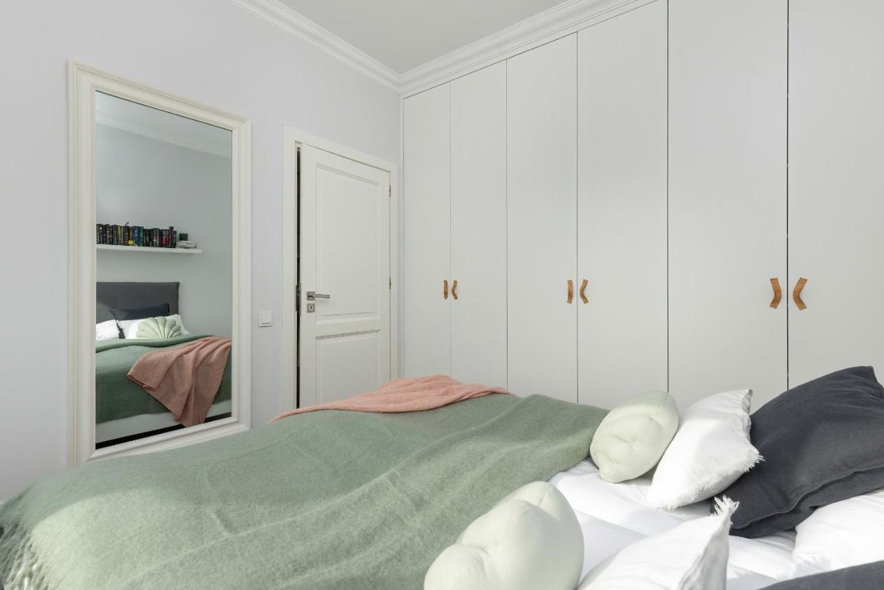 Cozy Apartment Gieysztora Wilanow By Noclegi Renters Warsaw Exterior photo